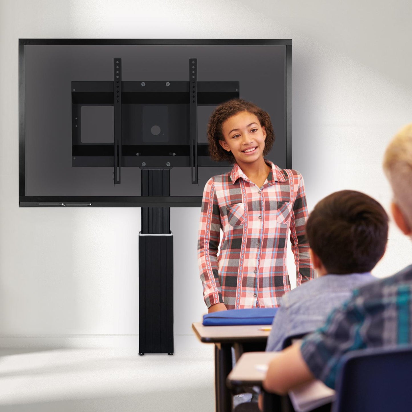 Conen SCETAWLB Motorized Monitor Wall Mount, 50 Cm Of Vertical Travel Column Black Anodized, Center Of Display 99,5 - 149,5 Cm